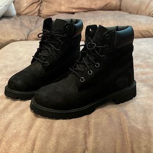 Timberland 6" Boots SIZE 4